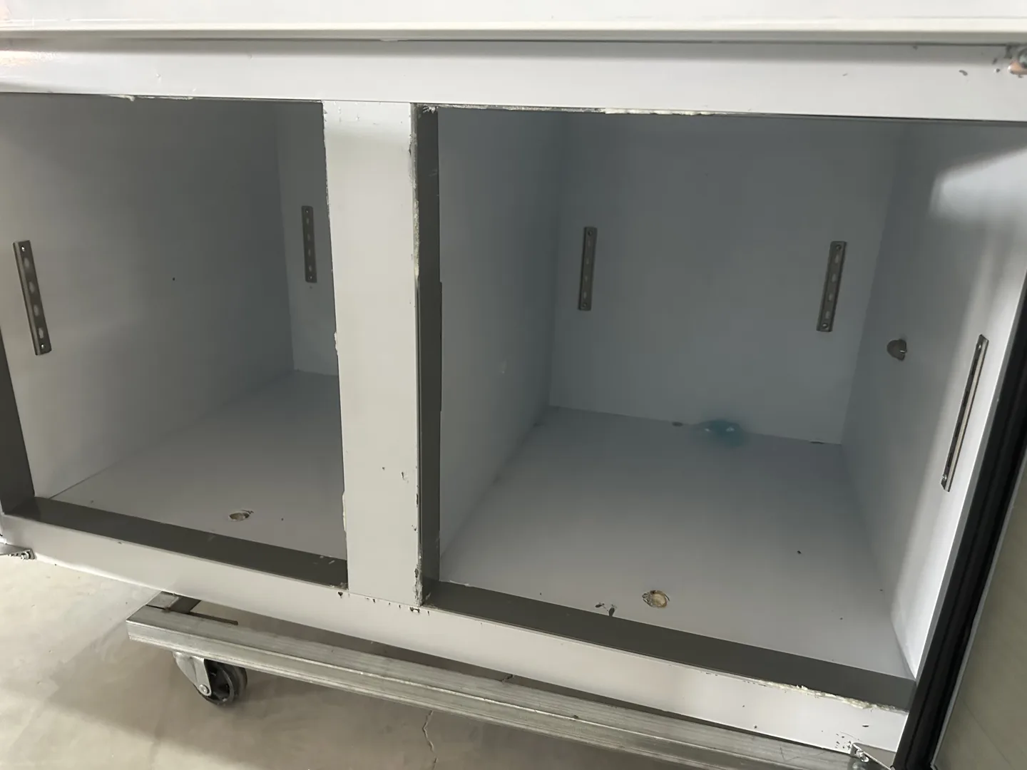 冷藏工作台/平冷操作台 商用制冷设备 外观及细节 2
